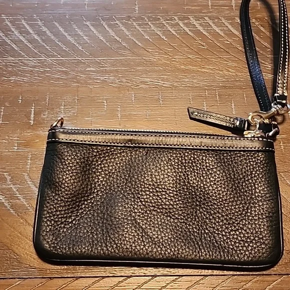Dooney & Bourke 1975 Slim Black Leather Wristlet Gold Hardware - Picture 3 of 7